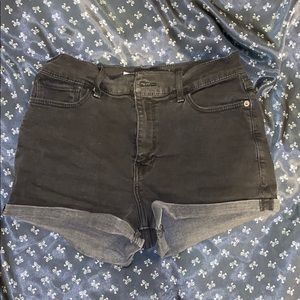 Black high waster shorts